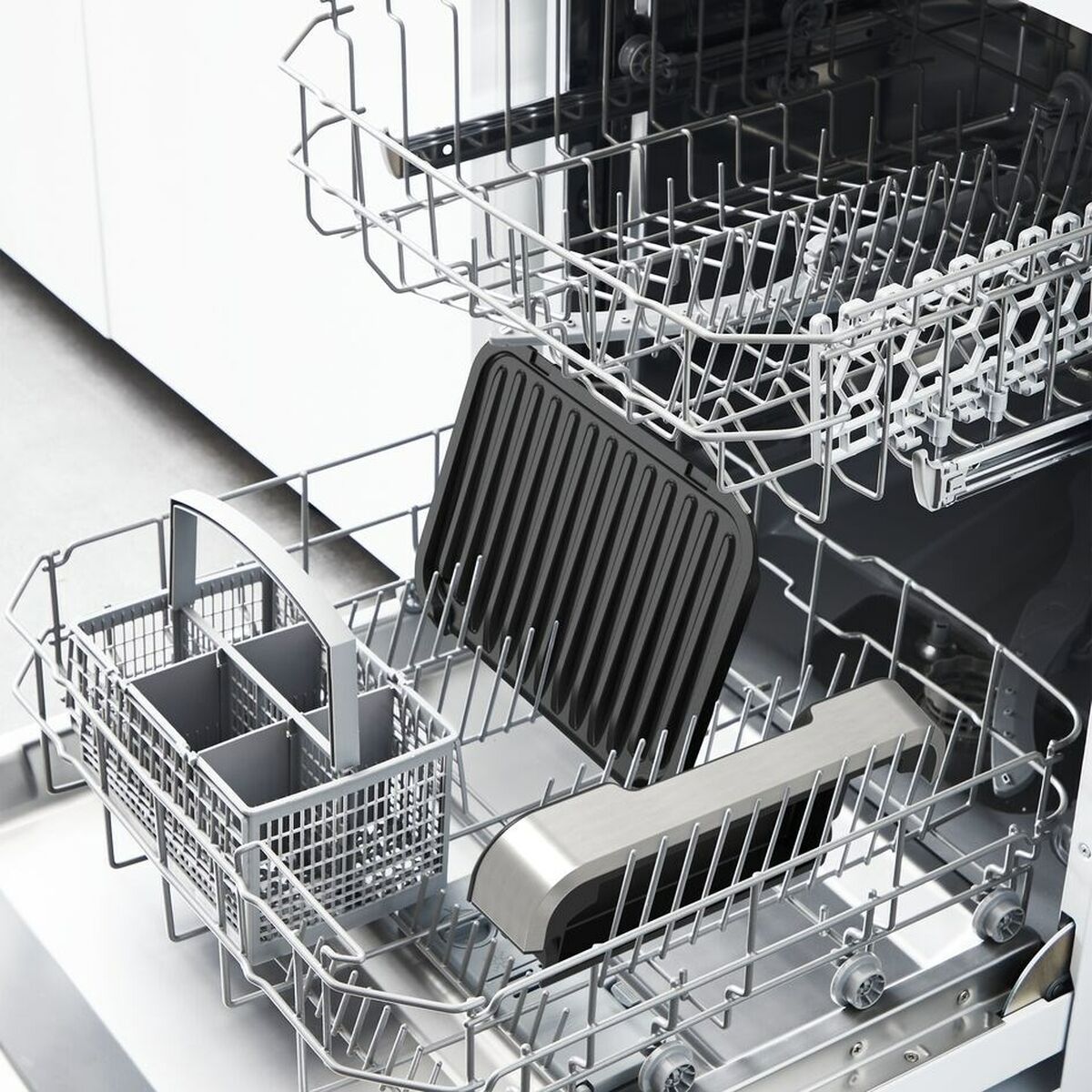 V2HCB97D4B187F4600E908D30F2F80D68ABR5649862P9