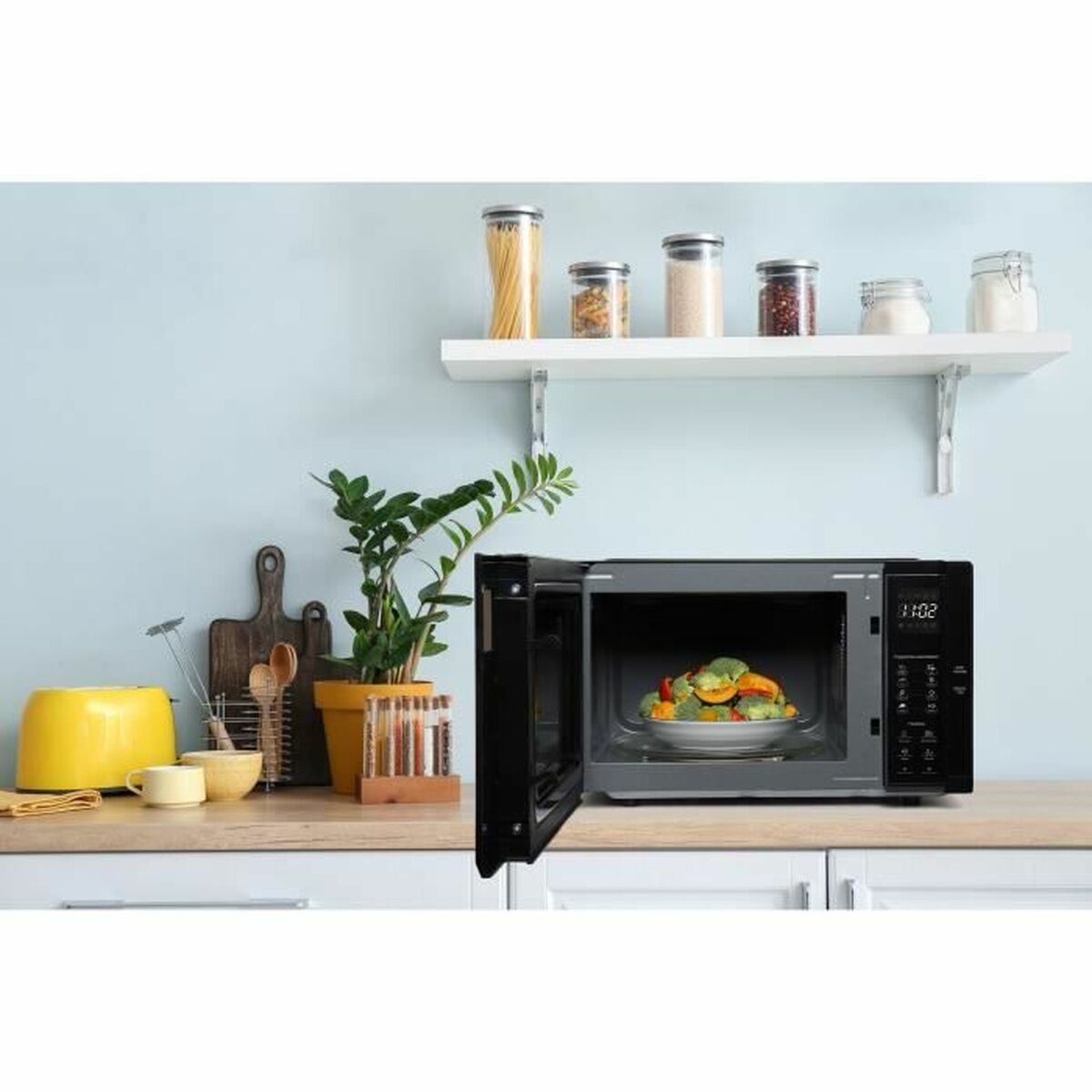Mikrovågsugnen Continental Edison CEMO23B Svart noir 1280 W 23 L finns hos Nordekko