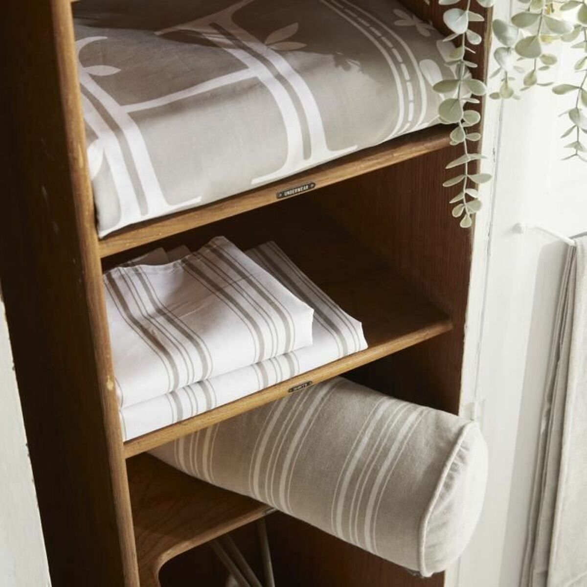 V1HE20C03140206CCC7A85571E61ED1DBB2RP1