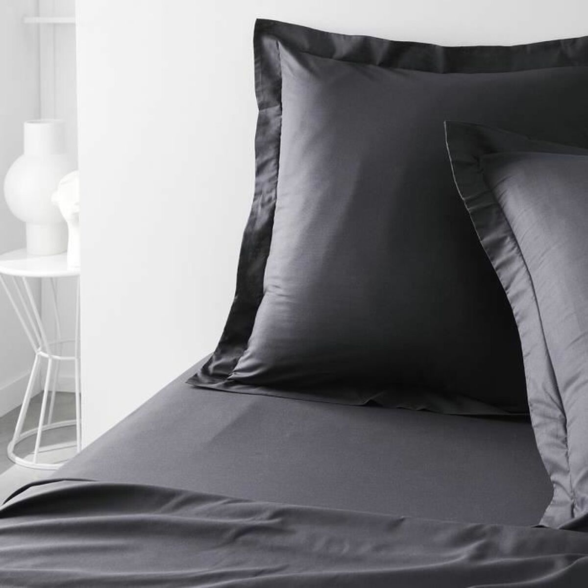 Kuddfodral TODAY Essential Svart 63 x 63 cm finns hos Nordekko