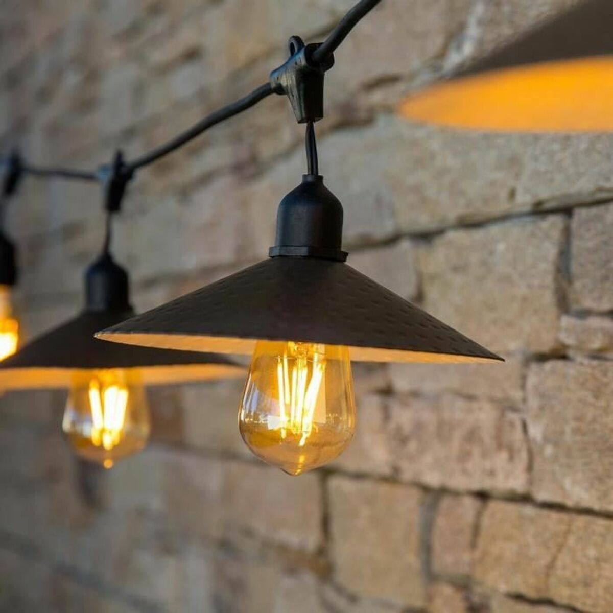 LED-krans Lumisky Svart 6 m finns hos Nordekko