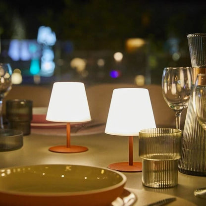 Bordslampa Lumisky Mörkbrun finns hos Nordekko