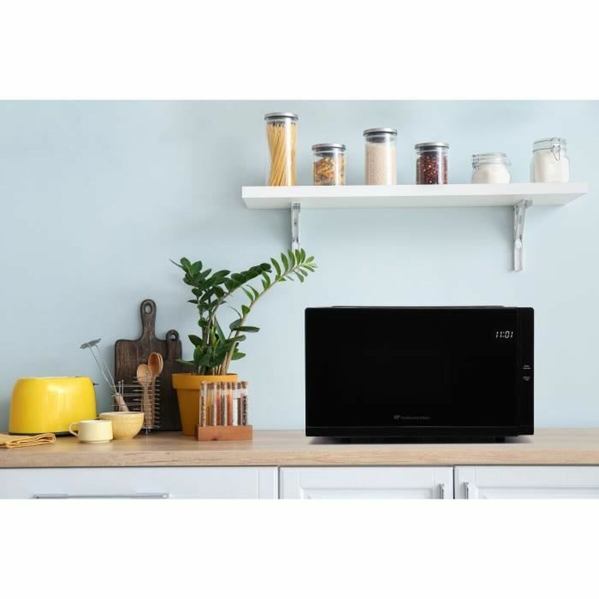Mikrovågsugnen Continental Edison CEMO23B Svart noir 1280 W 23 L finns hos Nordekko