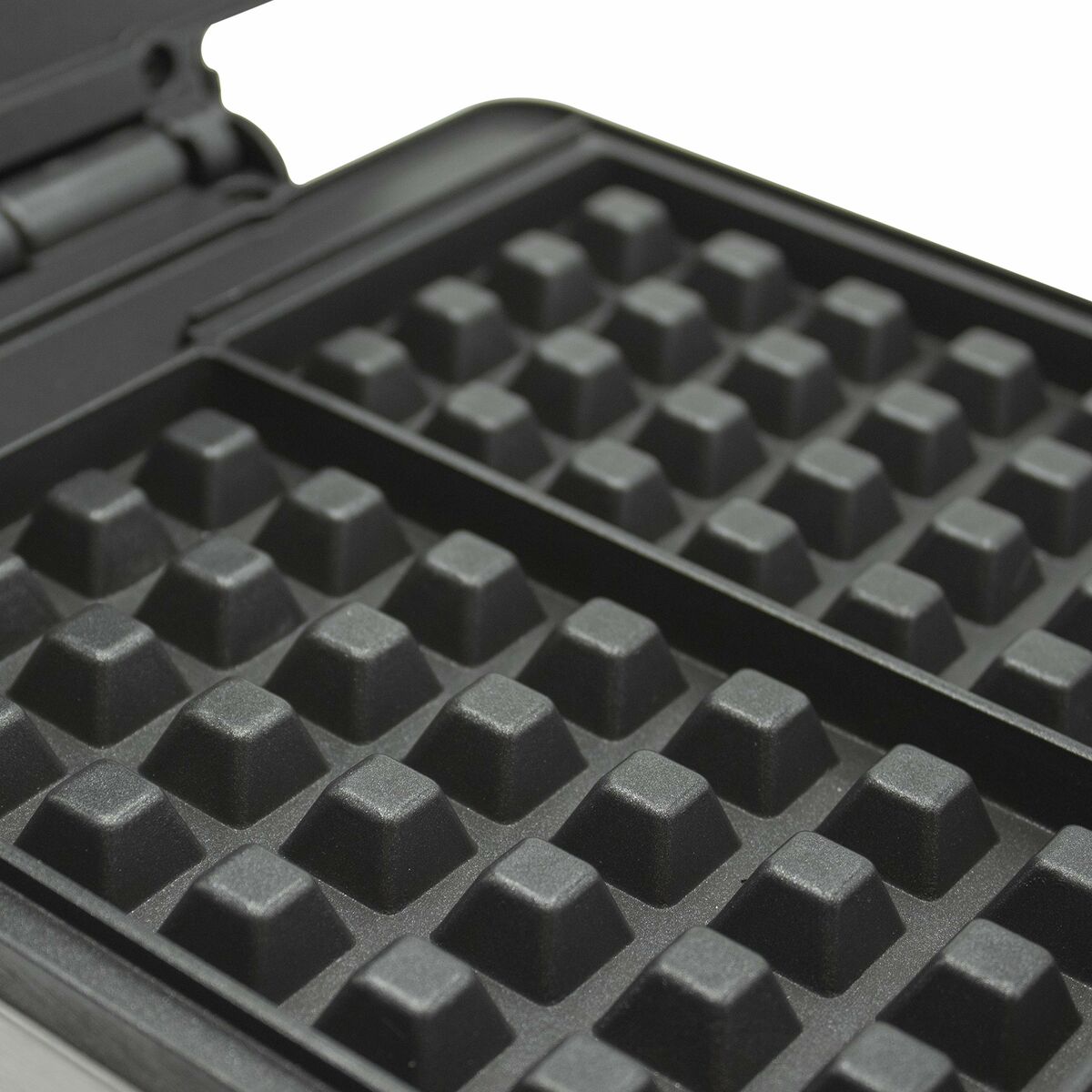 V2H09FF30F6C7EC107B600E381180401451R6136598P3