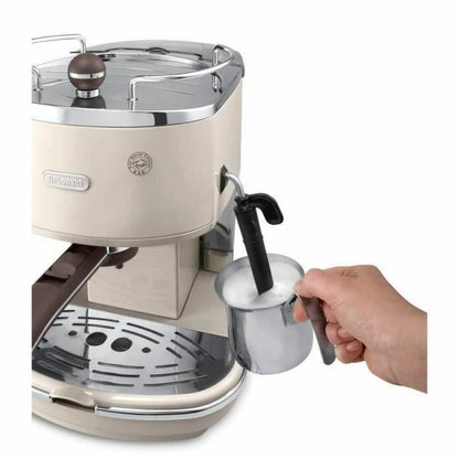 Manuell Espressobryggare DeLonghi AGDM-EKS-DEI-110 Beige 1,4 L finns hos Nordekko