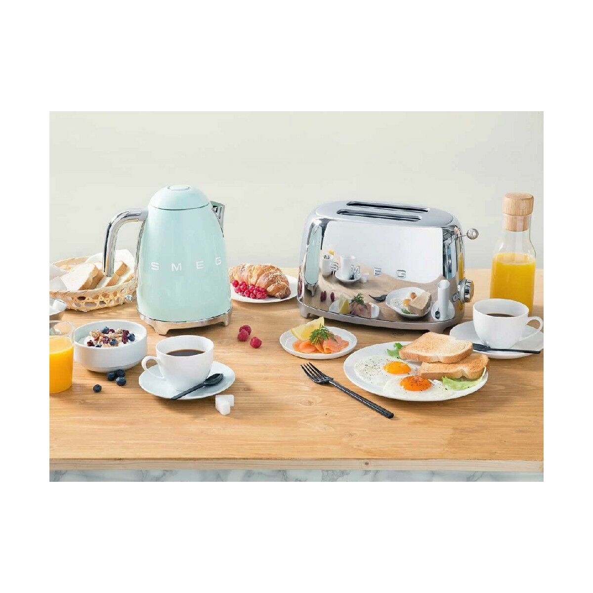 Brödrost Smeg TSF01SSEU 950 W Krom finns hos Nordekko