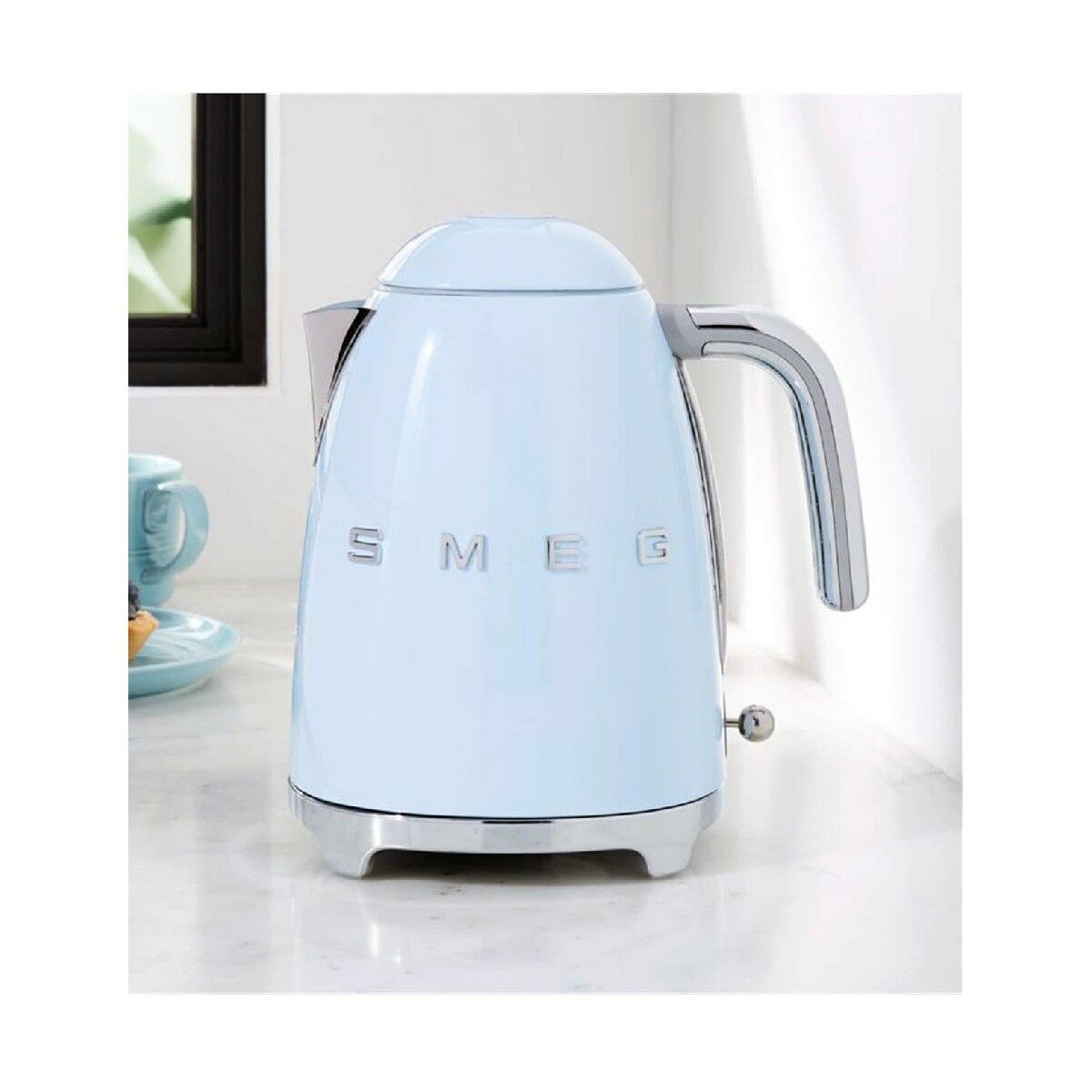 Vattenkokare Smeg Blå Rostfritt stål 2400 W 1,7 L finns hos Nordekko