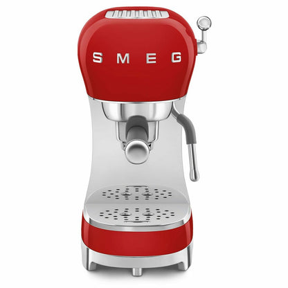 Espressobryggare Smeg ECF02RDEU Röd 1350 W 1,1 L finns hos Nordekko