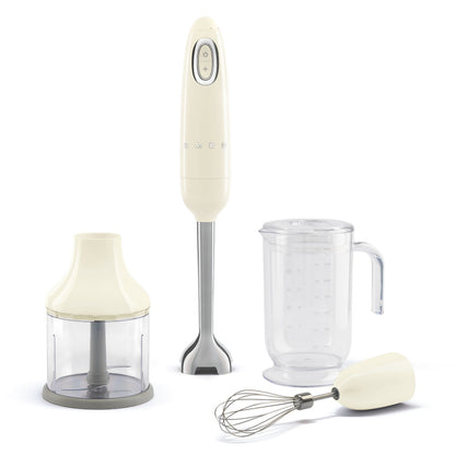 Multifunktionell handmixer med tillbehör Smeg HBF03CREU Kräm 700 W finns hos Nordekko