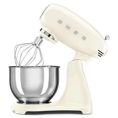 Köksrobot Smeg Kräm finns hos Nordekko
