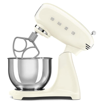 Köksrobot Smeg Kräm finns hos Nordekko