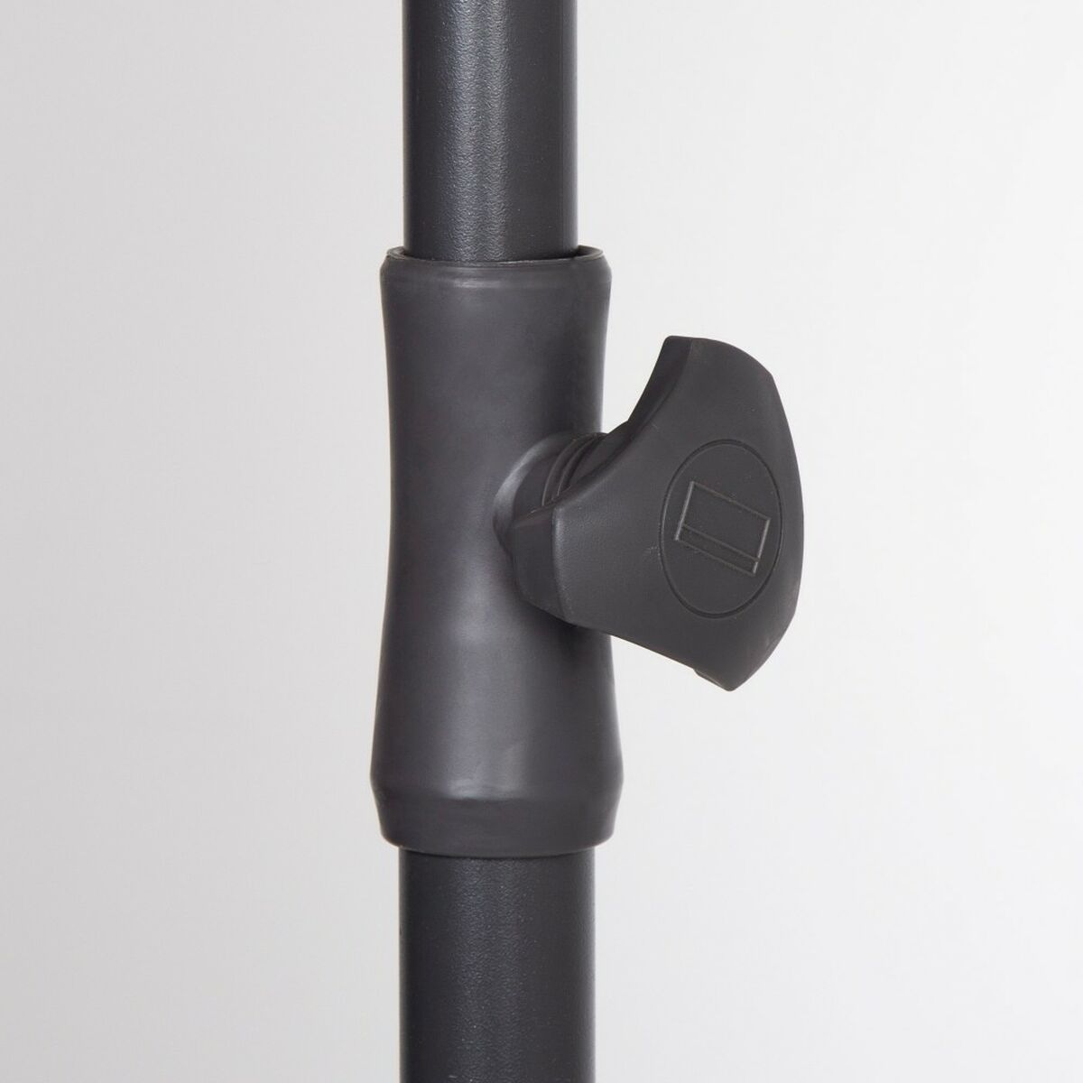 V4H8136F40DB2FD3B33D2C329F3F7C94B57R5712492P5