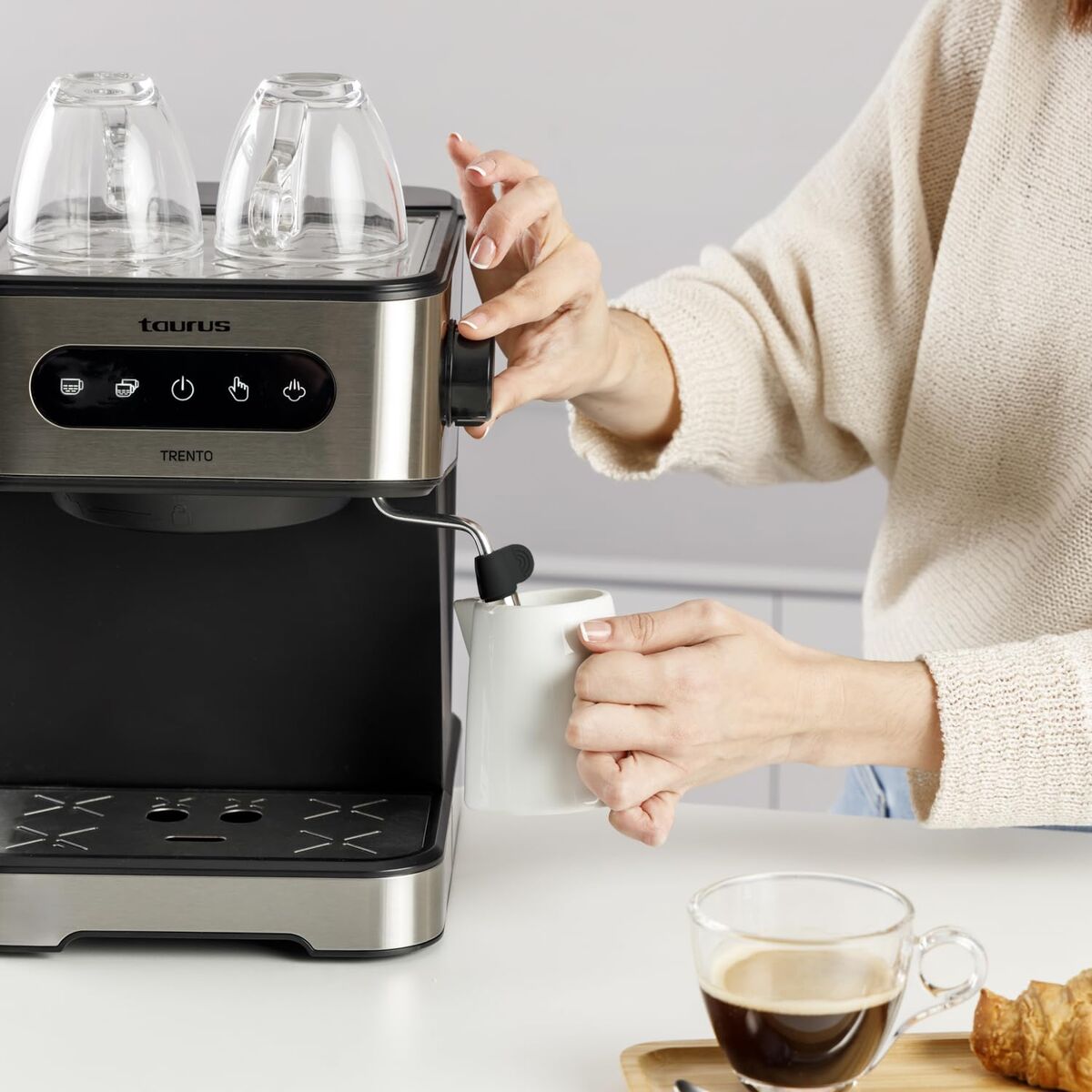 Espressobryggare Taurus TRENTO Stål 1,5 L finns hos Nordekko