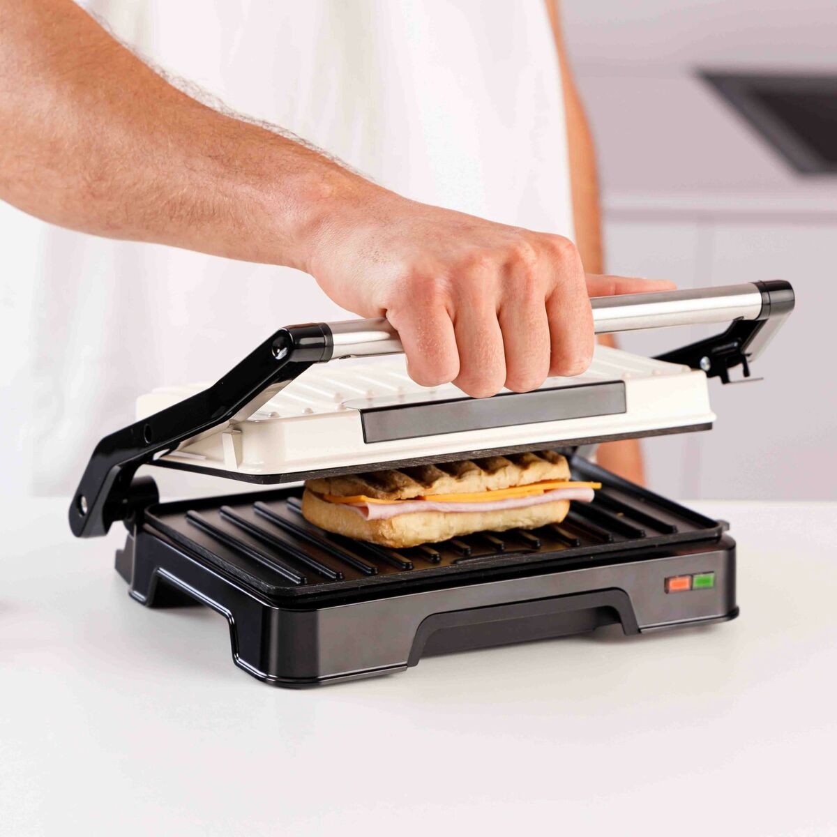 Smörgåsmaskin Taurus MYGRILL VINTAG Kräm finns hos Nordekko