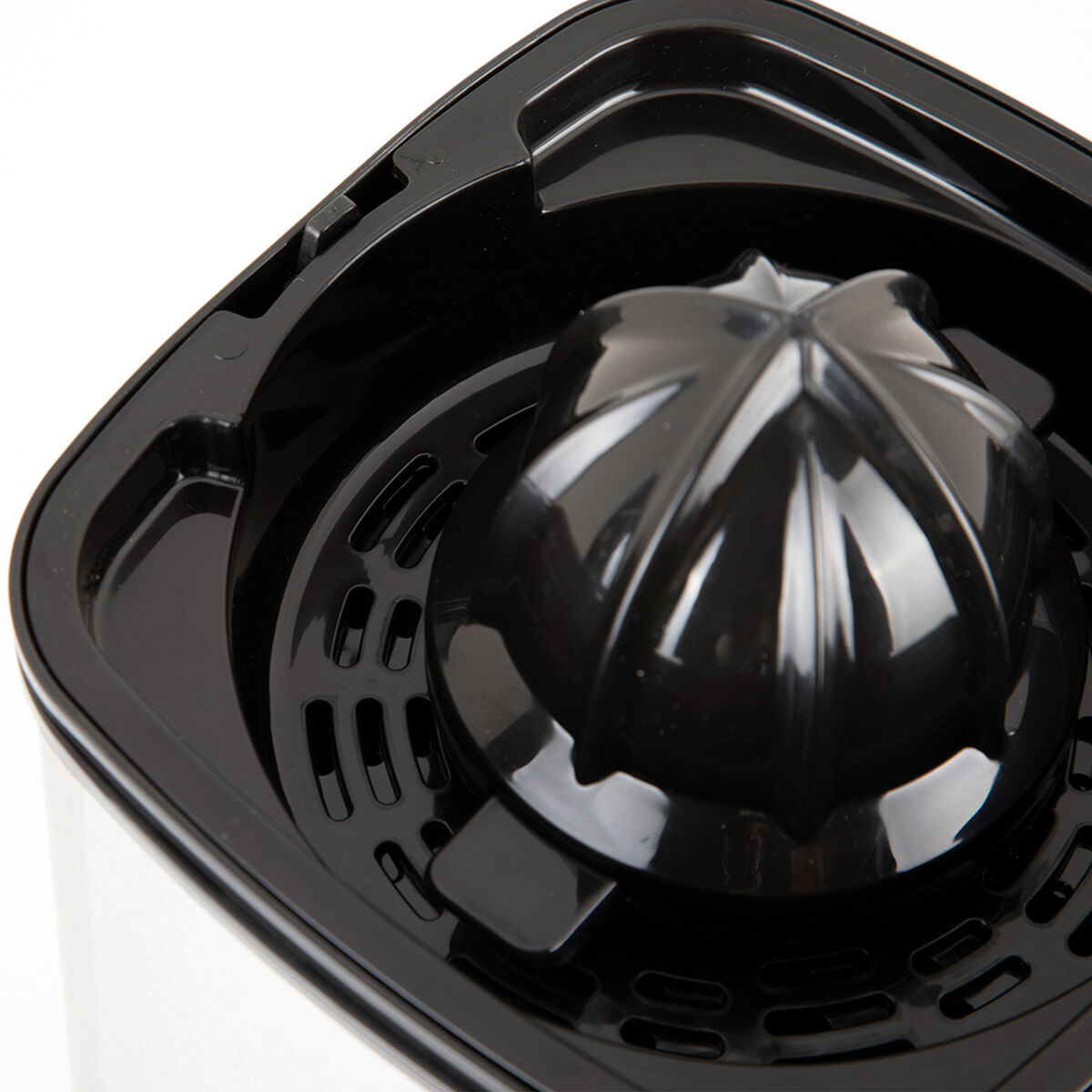 V1HB684EE2D733660CAAED89C4E6745E82ARP2