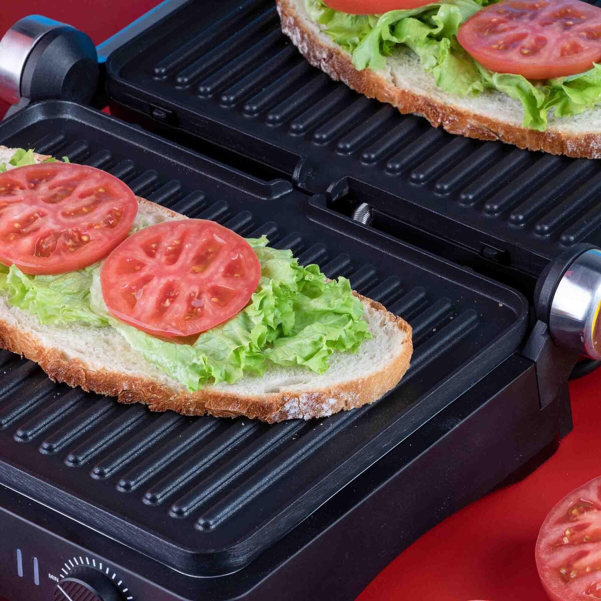 Smörgåsmaskin JATA JEGR1450 Svart 2000 W finns hos Nordekko