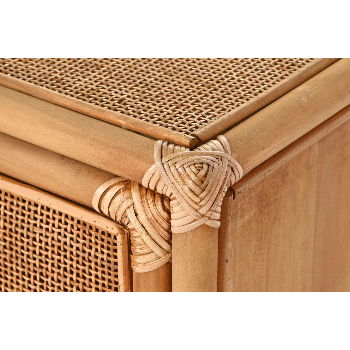 V2HFDA8EEF28600D84390C719A136987821R6118155P7