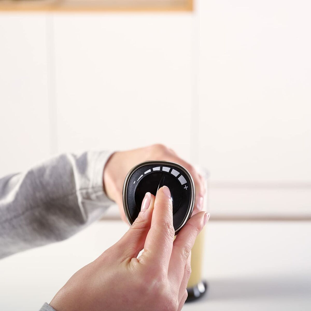 V5HF11FA2D14147D64E204649B009730B86R5825712P6