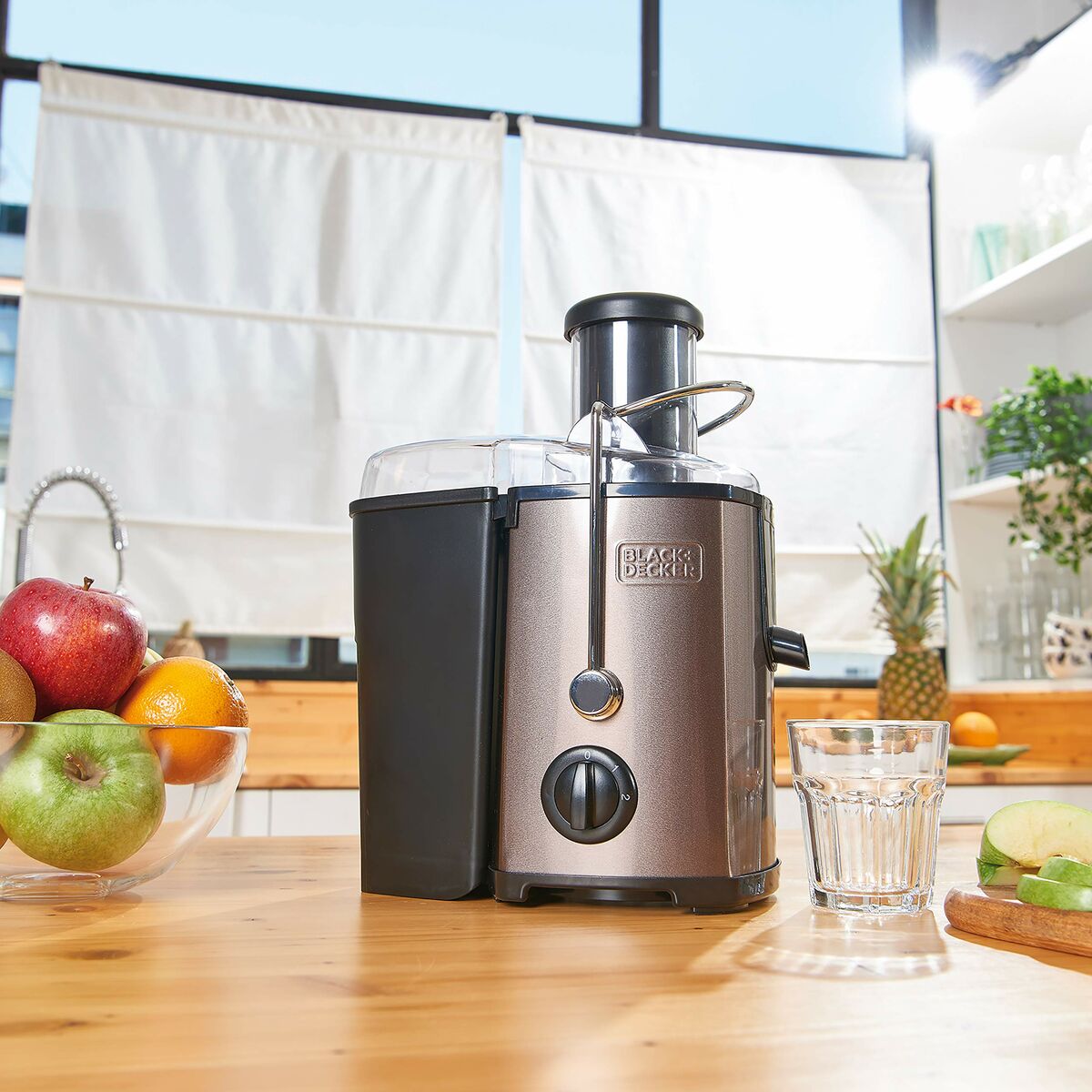 Mixer Black & Decker 1,2 L 600 W Svart Grå finns hos Nordekko