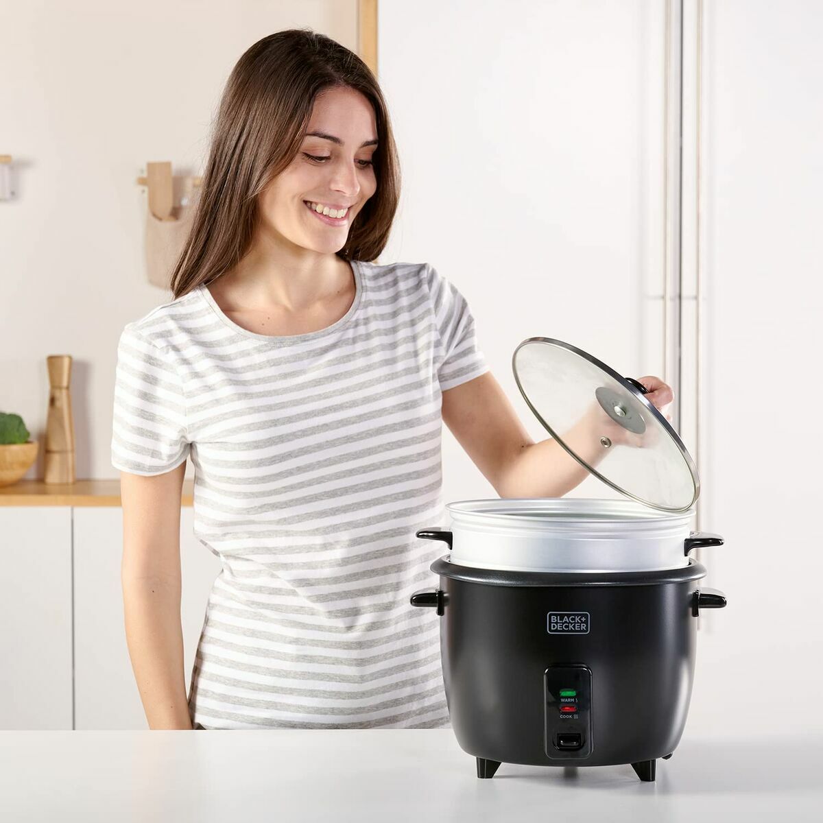 riskokaren Black & Decker BXRC1800E Svart 1,8 L Vit Aluminium 700 W finns hos Nordekko