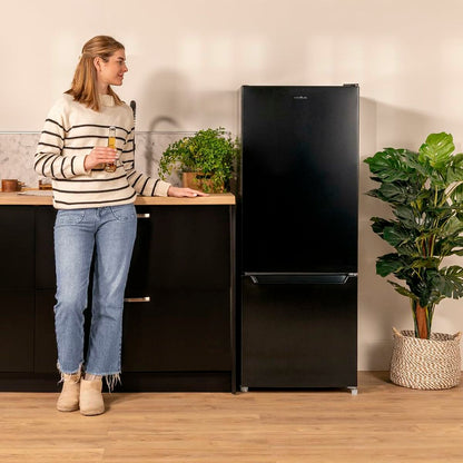 Kombinerat kylskåp Cecotec CoolMarket Combi 205 DF 205 L Svart finns hos Nordekko