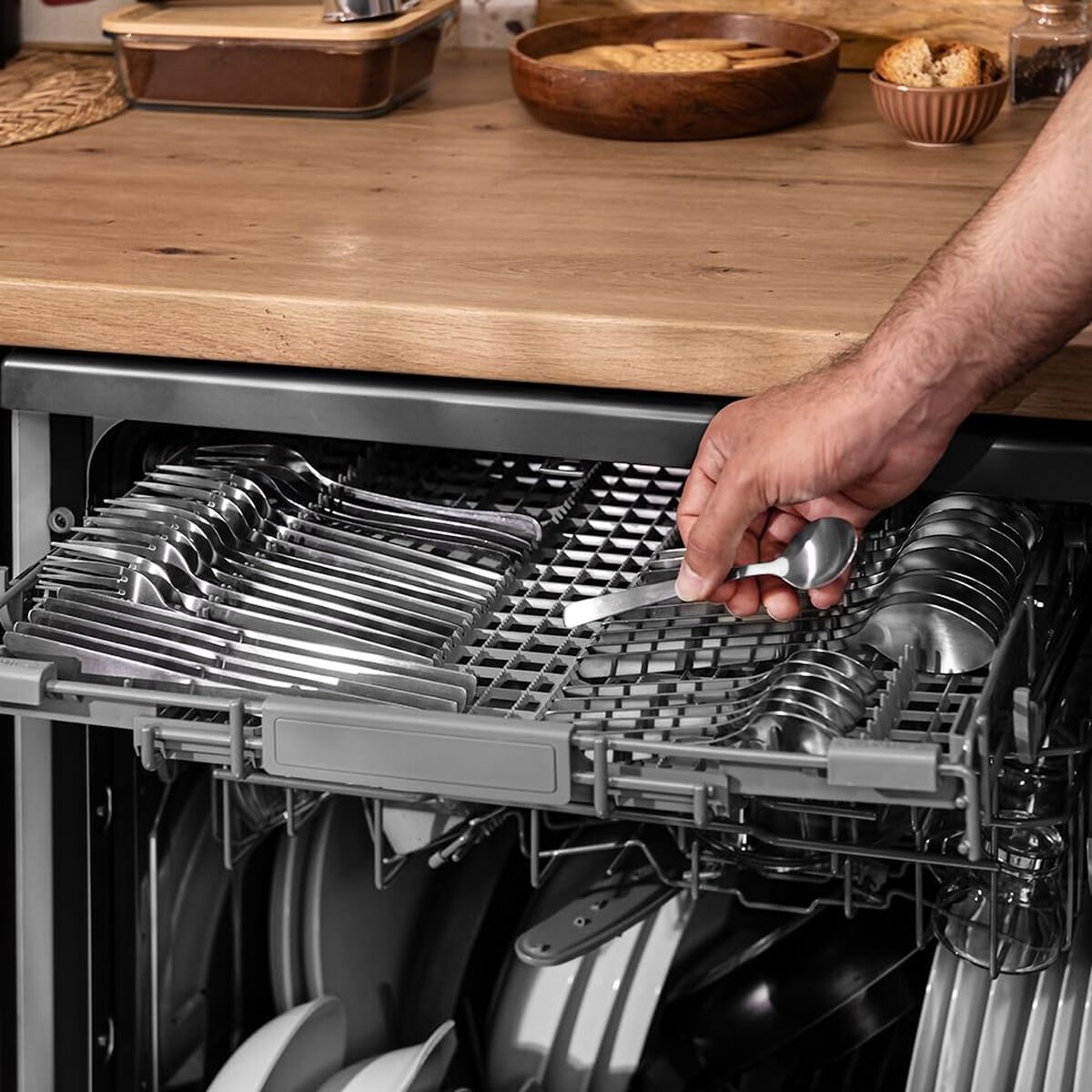 Cecotec Diskmaskin Bolero Aguazero 6200 Inox D, 14 kuvert, 6 program, stål finns hos Nordekko