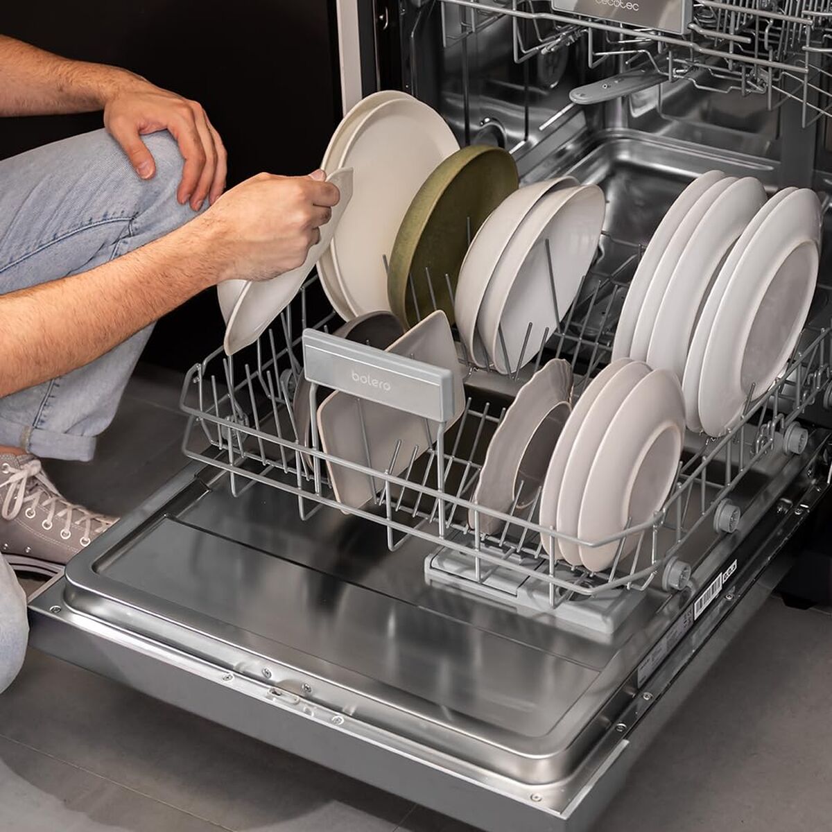 Cecotec Diskmaskin Bolero Aguazero 6200 Inox D, 14 kuvert, 6 program, stål finns hos Nordekko