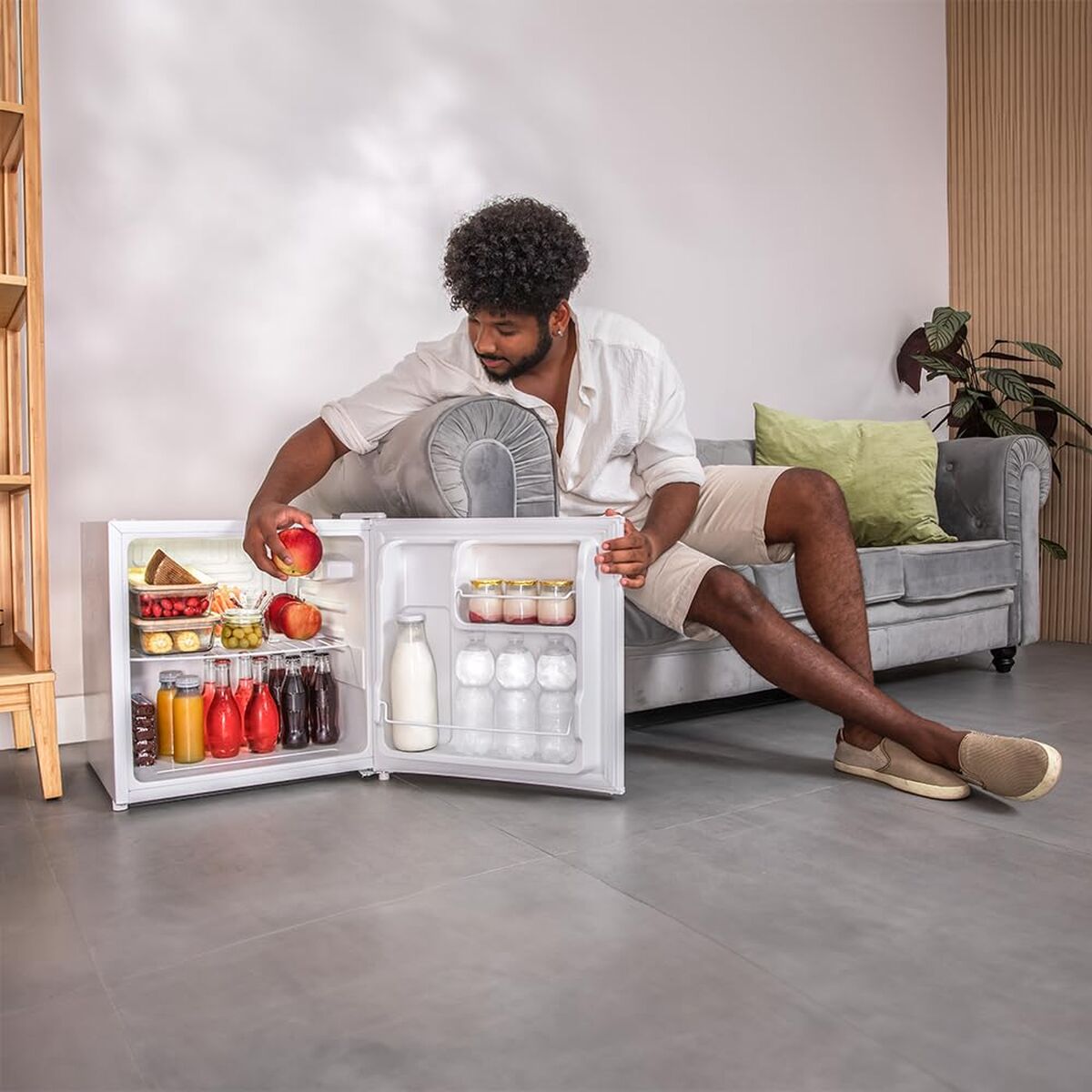 Minikylskåp Cecotec GrandCooler 20000 L SilentCompress 48 x 45 x 48,7 cm Vit 48 W 46 L finns hos Nordekko