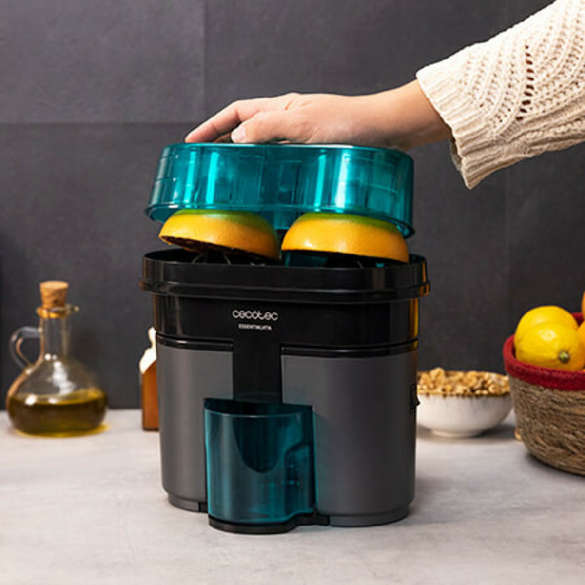 V11HBE7265427D53F46DC3F0CAE49F4B3E8DR3218748P3