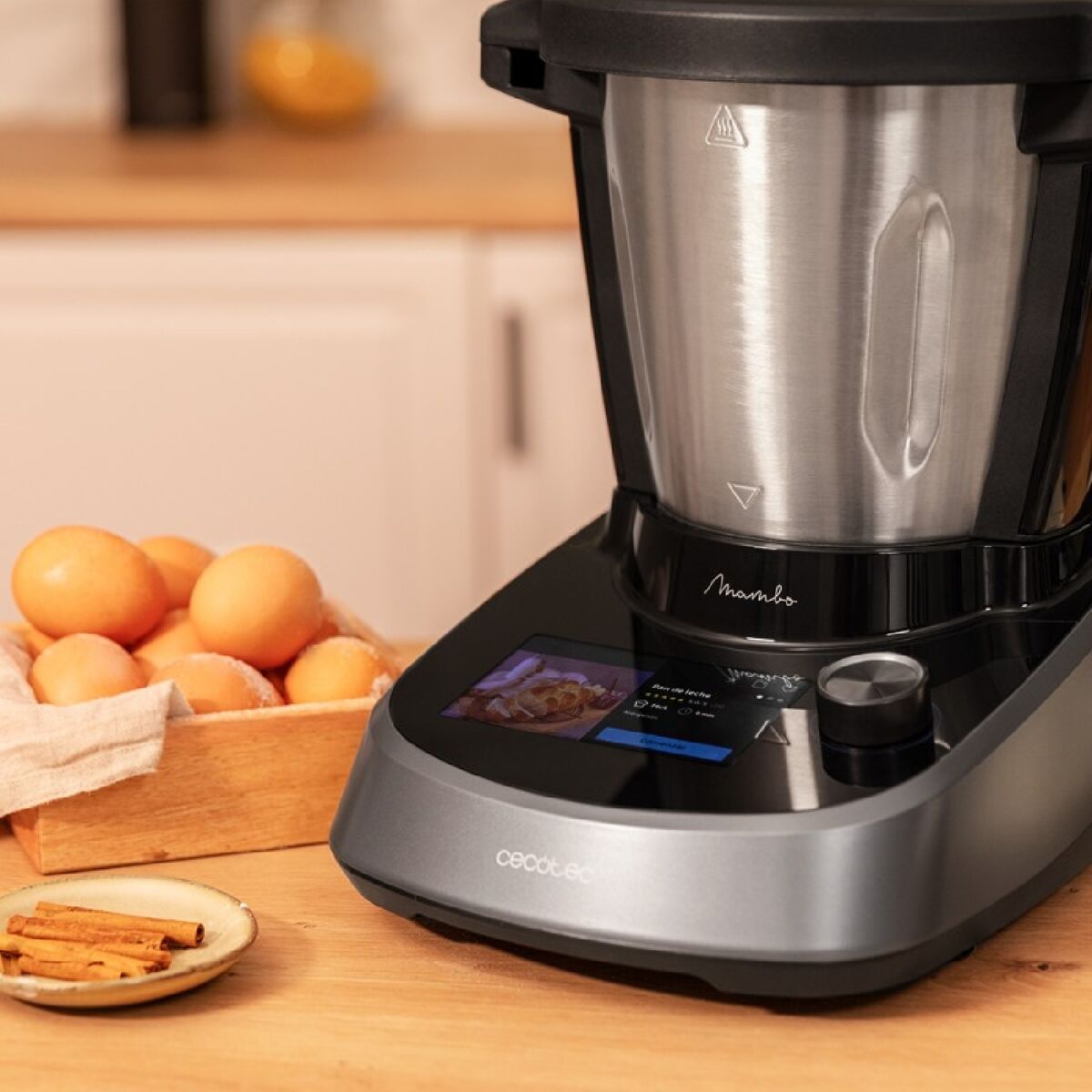 Köksrobot Cecotec Mambo Touch Habana Svart 1500 W finns hos Nordekko