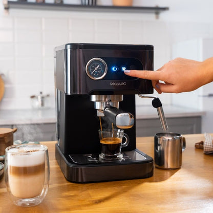 Manuell Espressobryggare Cecotec Power Espresso 20 Pro Svart Stål 20 bar 1,5 L finns hos Nordekko