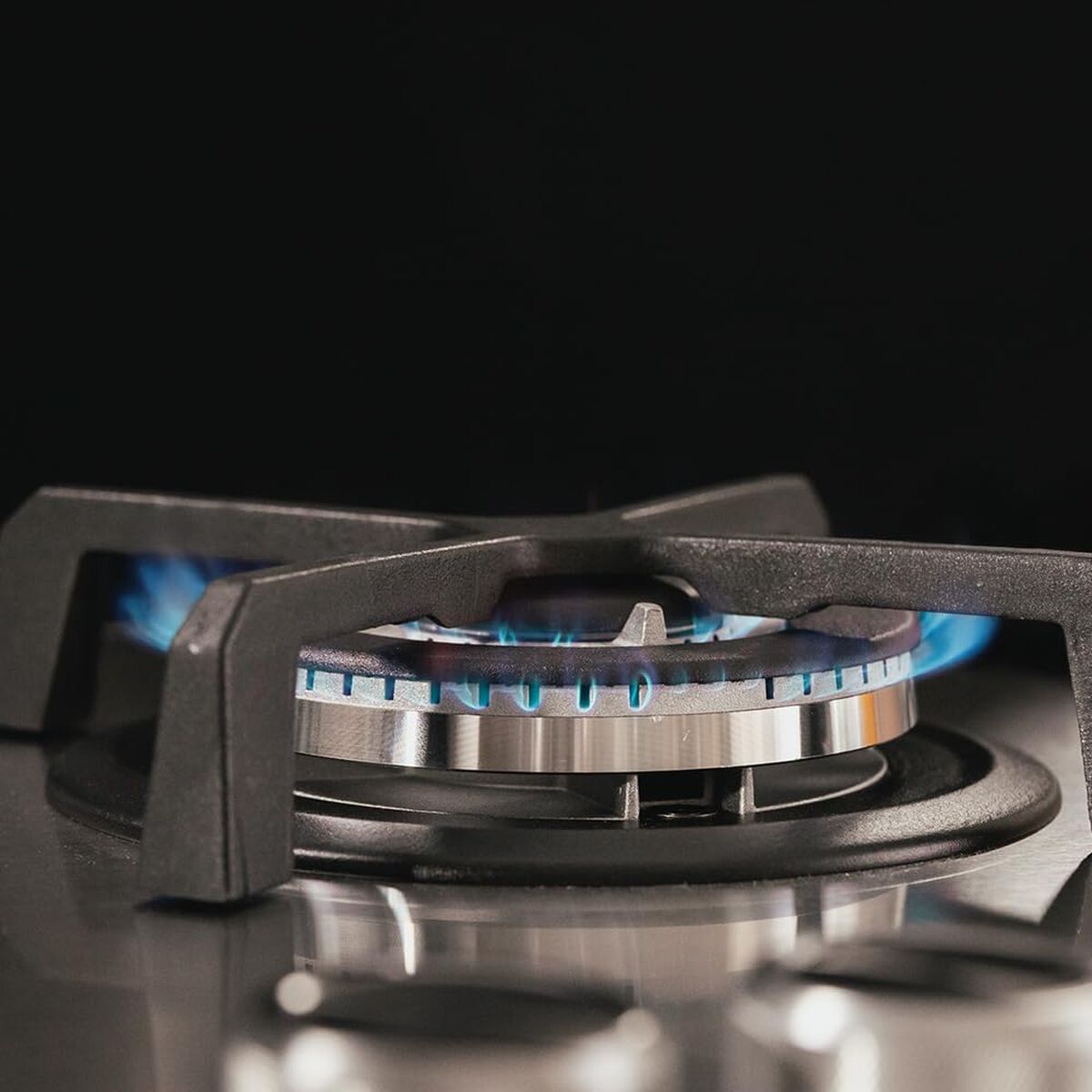 Gasplatta Cecotec Squad G 2400S 5200 W finns hos Nordekko