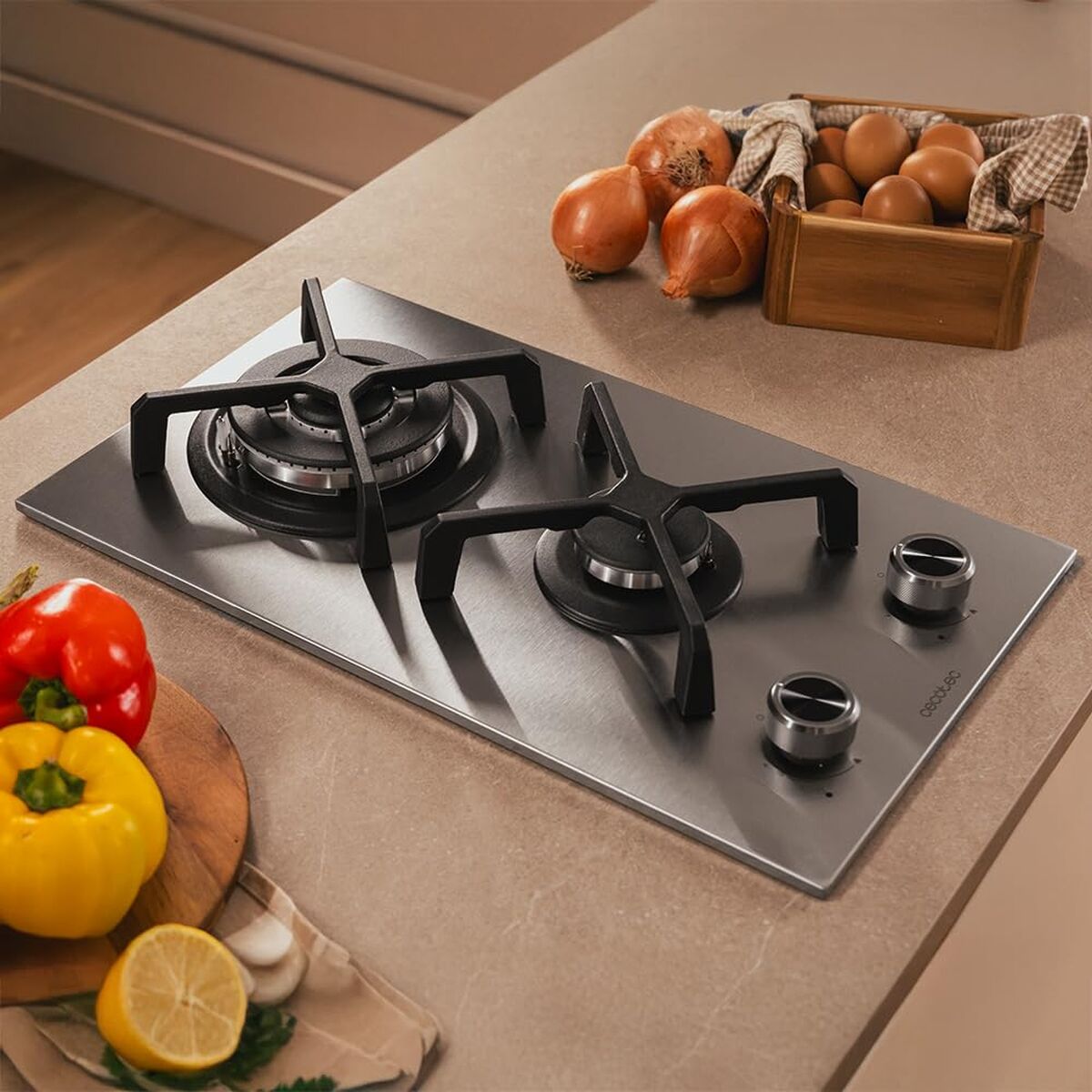 Gasplatta Cecotec Squad G 2400S 5200 W finns hos Nordekko