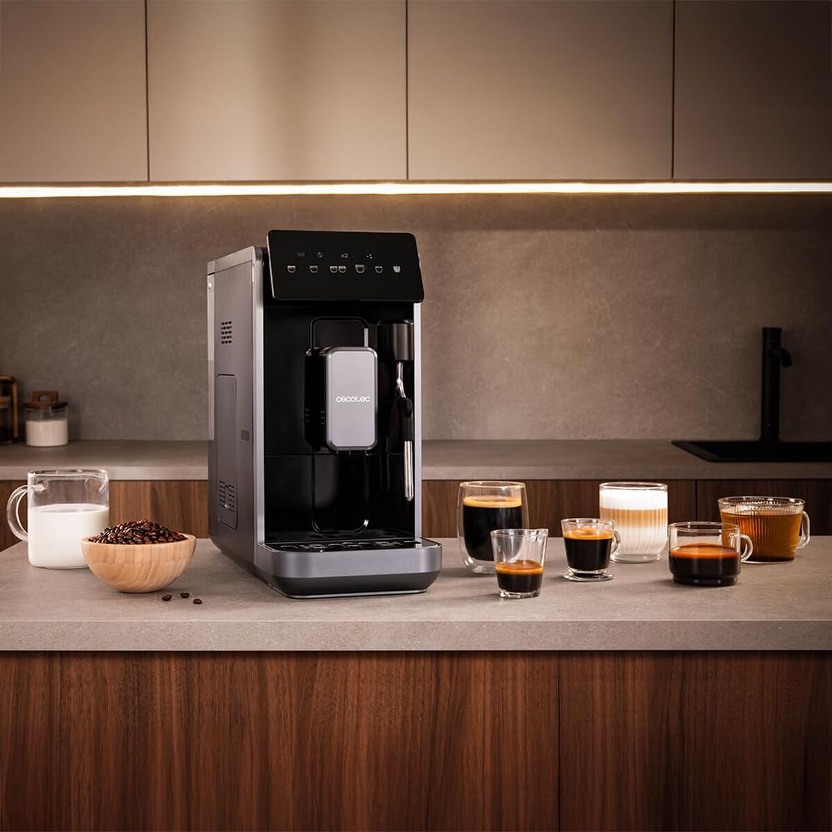 Superautomatisk kaffebryggare Cecotec Cremmaet Lungo Steam 2230 W 19 bar Svart 2 L finns hos Nordekko