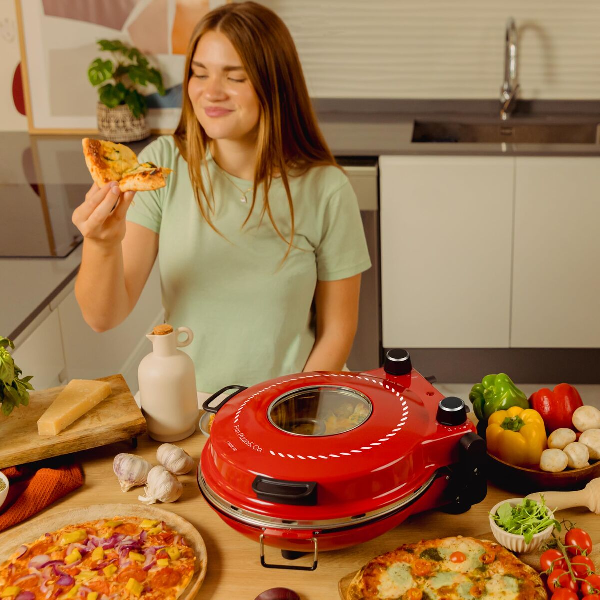 Pizzaberedare Cecotec Mamma Mía Window finns hos Nordekko