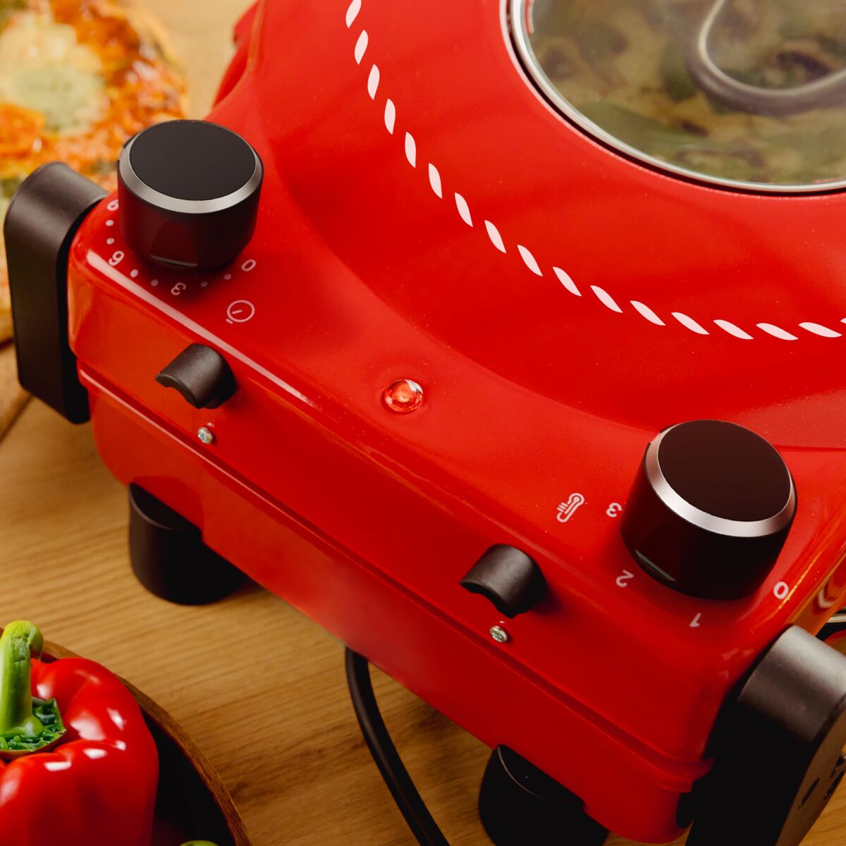Pizzaberedare Cecotec Mamma Mía Window finns hos Nordekko