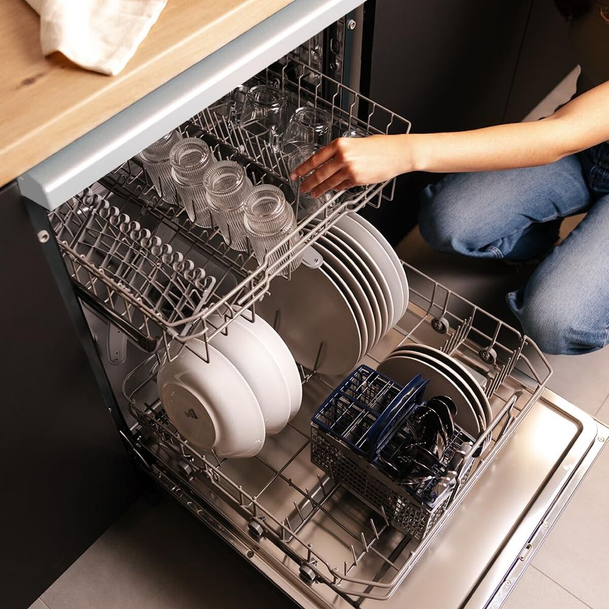 V2HB7B6378F4580EA7E56264BA0AA85F964R7648284P10