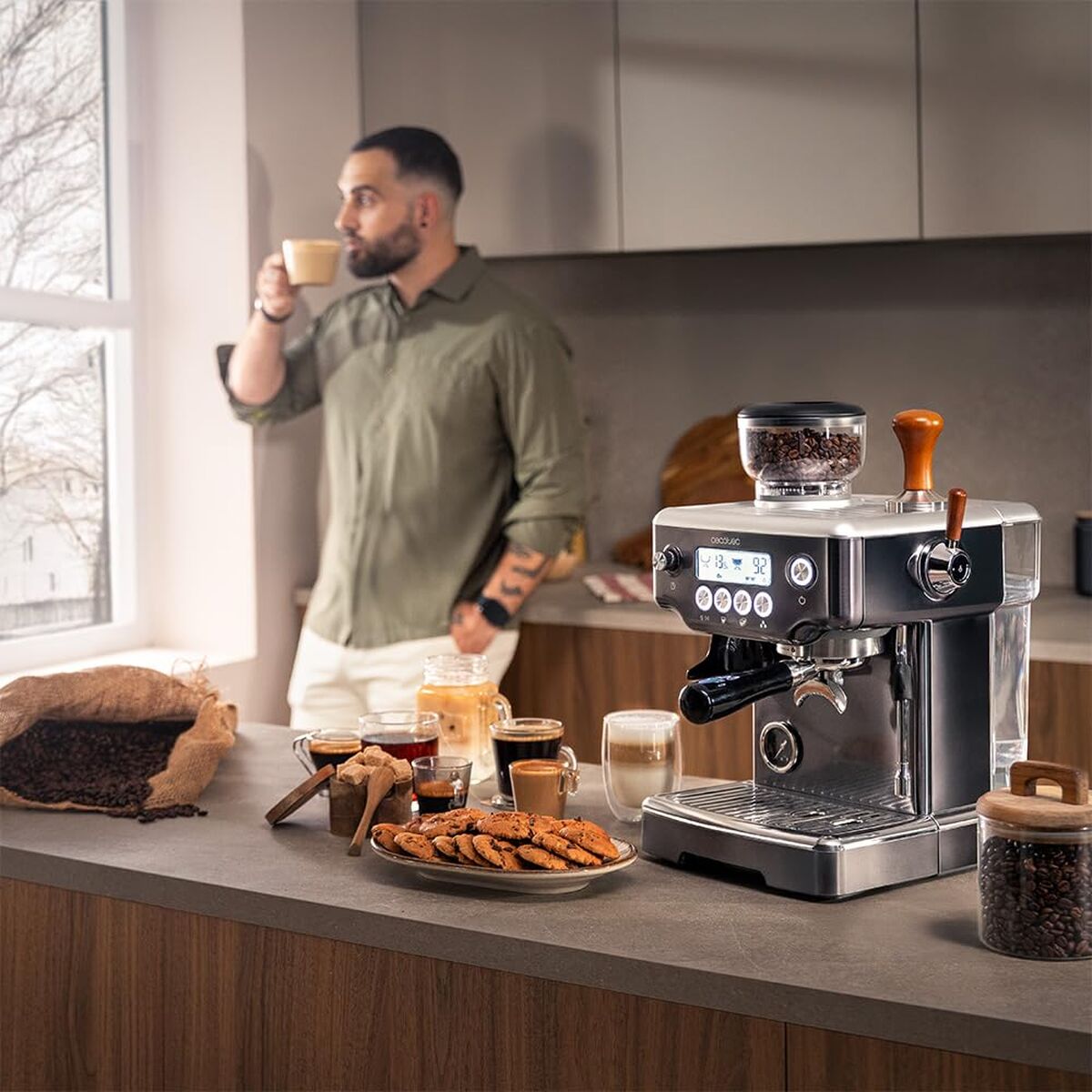 Manuell Espressobryggare Cecotec Power Espresso 20 Barista 2200 W Svart 20 bar finns hos Nordekko