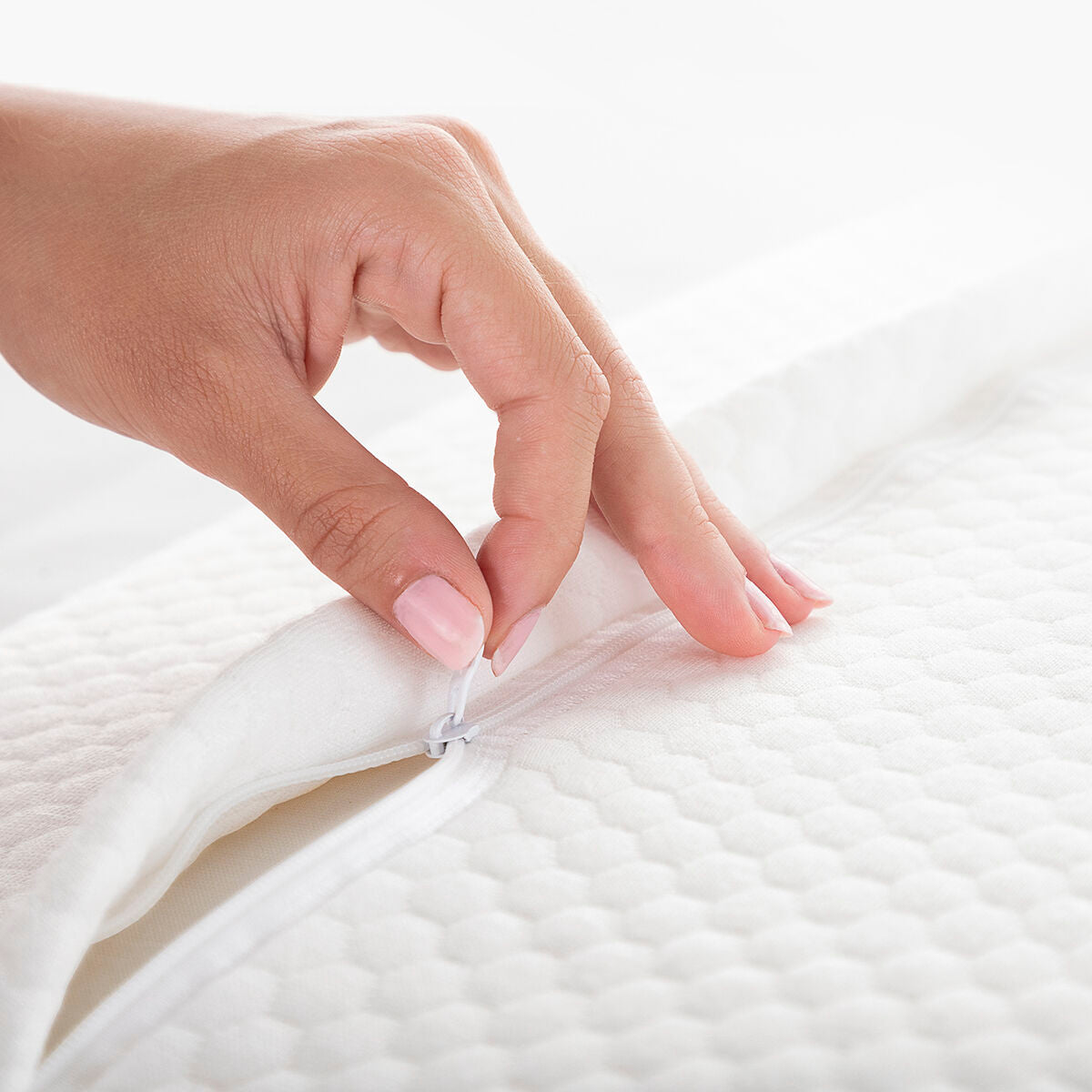 Viskoelastisk nackkudde med ergonomiska konturer Conforti InnovaGoods finns hos Nordekko